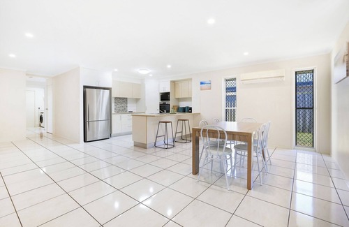 Bargara House | Bargara HavennWelcome to your personal oasis: Coastal calm blends with style.