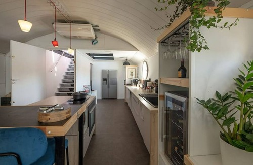 Lyon City Centre Boat Rental | Barge 180m2 with terrace 100m2 in a quiet area - 5 mn from the center. exceptional view