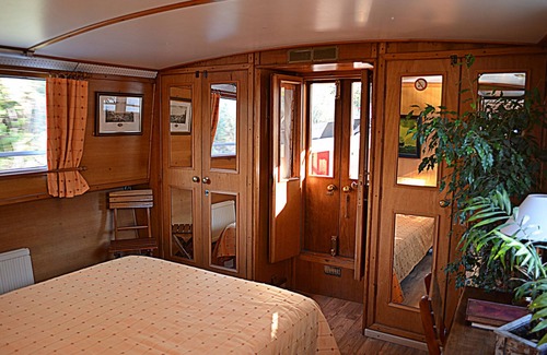 Portiragnes Boat Rental | Barge Beatrice cruises on the Canal du Midi