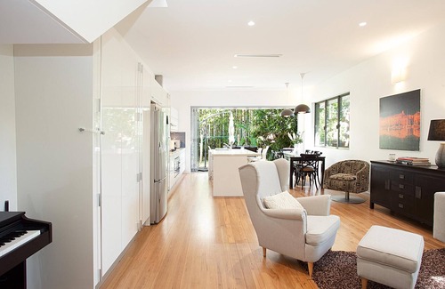 Randwick House | Barker's Charm - Randwick (IH) - Modern, spacious interior in a leafy suburb close to schools and shops.