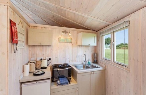 Hartland Cabin | Barley Bay Cabin @ Coastal Cabins Glamping