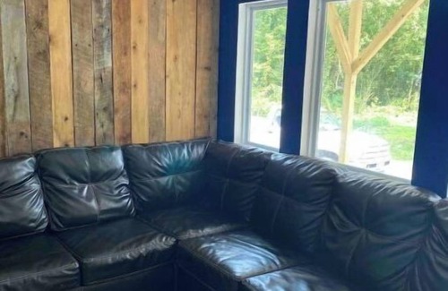 Coalfield House | Barn and bling on Windrock
