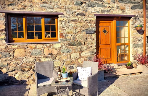 Pentir House | Barn conversion at the Old Watermill near Snowdonia & Zip World.