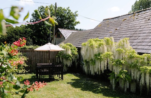 Sandown Cottage | Barn Cottage on The Garlic Farm on the Isle of Wight - Sleeps 4