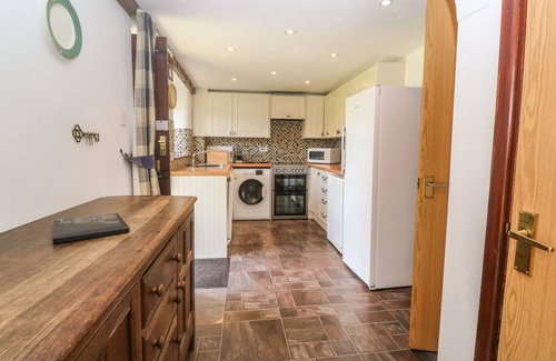 Chysauster Cottage | BARN COTTAGE, pet friendly, with pool in Penzance
