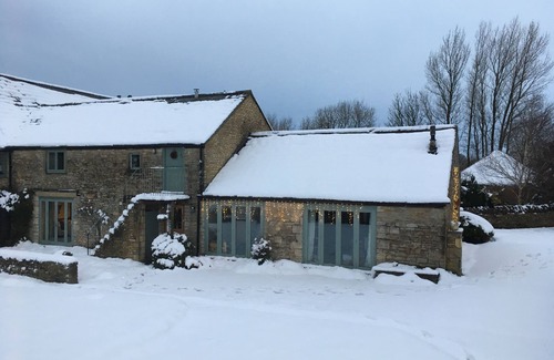 Chipping Sodbury House | Barn End at Woodcock Farm - cosy and stylish flat on a farm near Bath