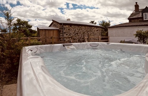 High Bickington Cottage | Barn End Cottage - in the heart of Devon
