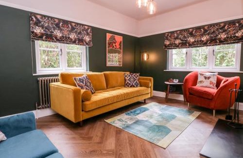Chingford House | Barn Hoppitt Lodge