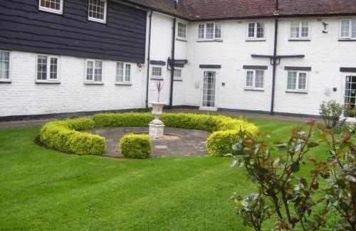 Manor Hotel | Barn Hotel London Ruislip