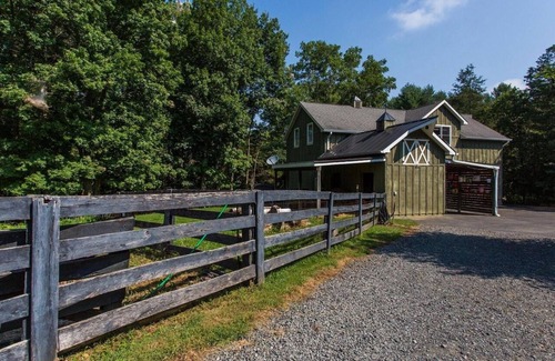 Catharpin House | Barn with 1000sqft PartySpace for rent@Gainesville