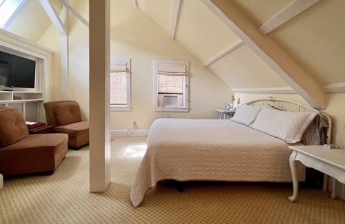 Blue Hill Hotel | Barncastle