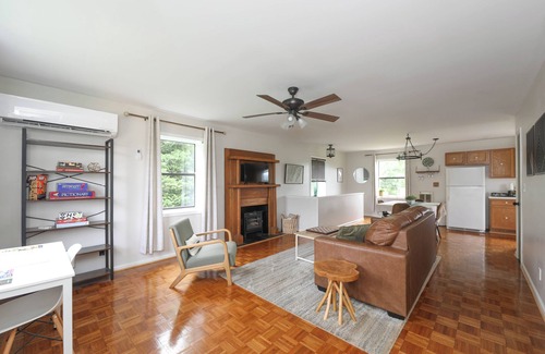 North Garden House | Barndominium with Mountain Views & Hot tub! Pets Welcome!