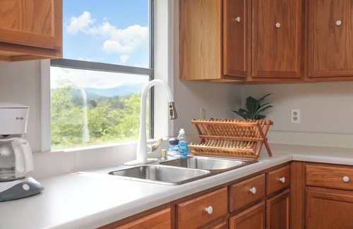 North Garden House | Barndominium with Mountain Views & Hot tub! Pets Welcome!
