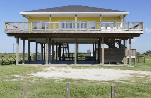 Port Bolivar House | Barney's Beach House - Ocean Front Fenced in yard for dogs