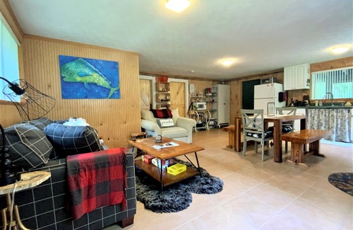 Luray Cabin | Barney's Retreat- Rustic cabin on the river!
