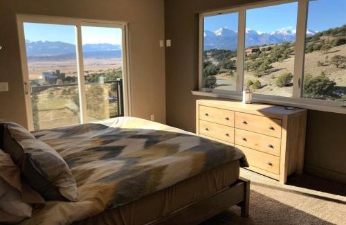 Salida House | Barnwood Chateau With 2 Master Suites Hot Tub