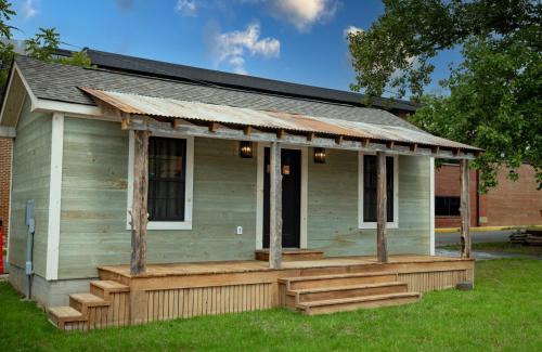 White Sulphur Springs House | Barnwood Village