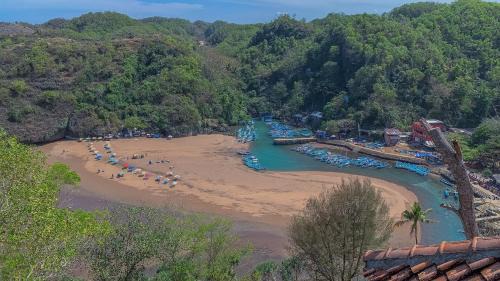 Wonosari Hotel | Baron Beach Bungalow