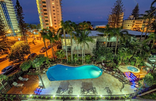 Surfers Paradise Apartment | Baronnet Apartments