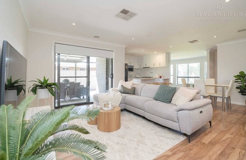 Boorooma House | Barooma Escape - 23 Gibson Street