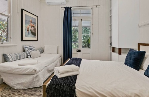 Montville House | Baroon Pocket · Addison's Baroon Pocket - Pet Friendly Cottage