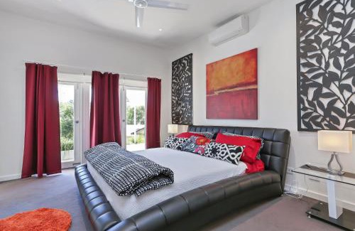 Angaston Bed & Breakfast | Barossa White House The West Wing