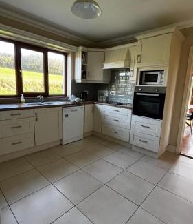 Dromineer House | BARR AN CHNOIC HOLIDAY LETTINGS