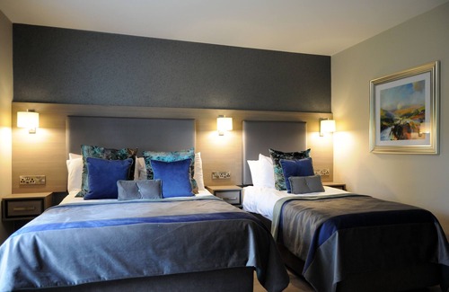 Dingle Hotel | Barr na Sraide Inn