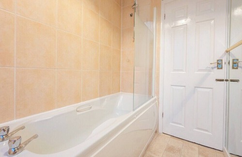Newport Apartment | Barrack Hill View by Tŷ SA