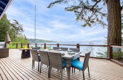 Greenbank House | Barranco by AvantStay Stairway to Beach Views
