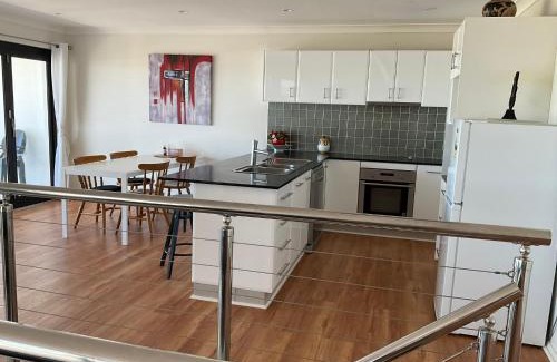Stockton House | Barrie Charm - Ocean Front House