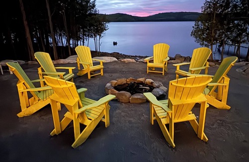Madawaska Valley Cottage | Barry’s Bay 5 bedroom , beautiful sunsets, private Beach, Hot Tub and Sauna