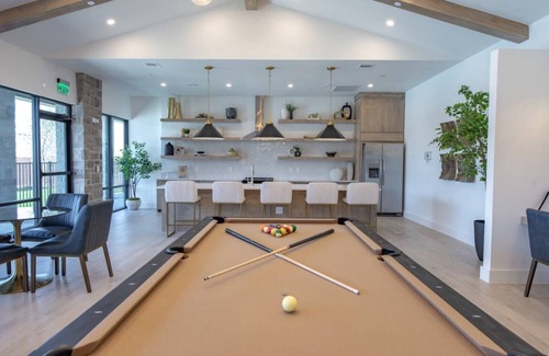Venus Apartment | Barsala l 1BD Stay Near Downtown Clermont, Modern & Peaceful