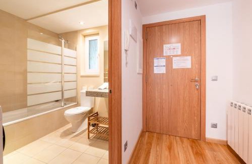 Arinsal Apartment | Barthe Holidays I Acogedor apartamento en Arinsal 6PAX a pie de pistas I Balcón con vistas y parking I Madness