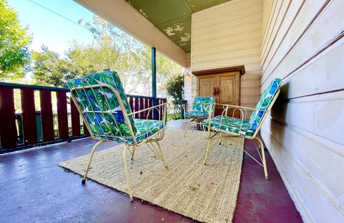 Katoomba Cottage | Barton Cottage - 3 Bedroom, 1.5 Bathroom, A/C, Bath, Pet-Friendly, Accessible