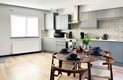 Bristol House | Barton Suites- Luxury Home 2 of 2. Sleeps 6