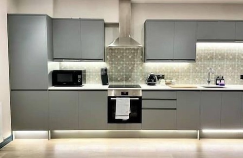 Bristol House | Barton Suites- Luxury Home 1 of 2. Sleeps 6