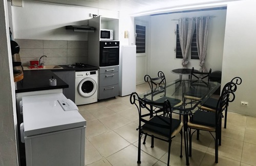 Le Lamentin Apartment | Bas de Villa en campagne