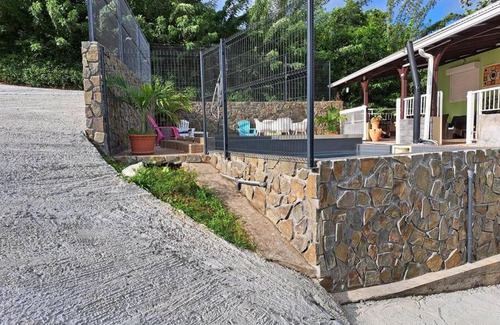 Riviere-Salee Apartment | Bas de Villa FloriRose