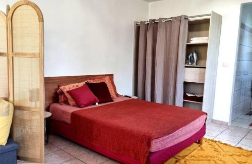 Tartane Apartment | Bas de villa Madiflora, Calme & verdure