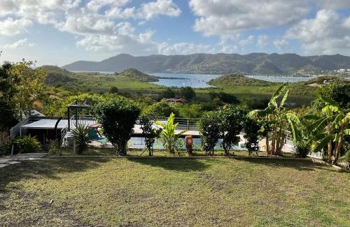 Sainte-Anne Apartment | BAS DE VILLA PISCINE PETIT VERSAILLES SAINTE ANNE