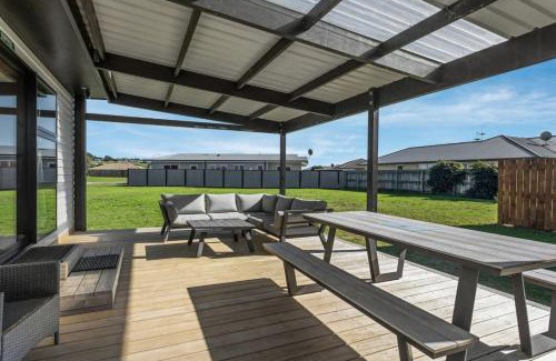 Waiotahi House | Base by the Beach