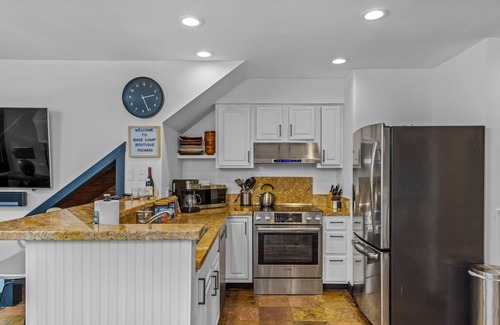 Telluride Apartment | Base Camp Boutique: Hike, Ski, Soak & Sip