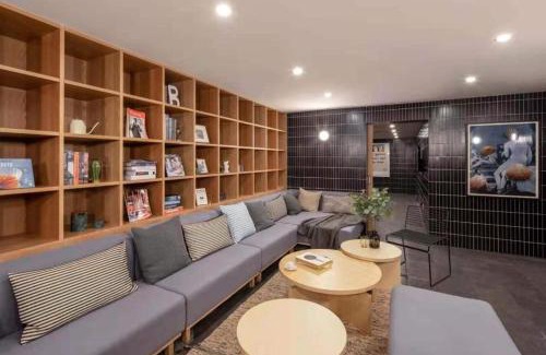 Xuhui Hotel | base-WENDING Service Apartment-Shanghai Xujiahui Location
