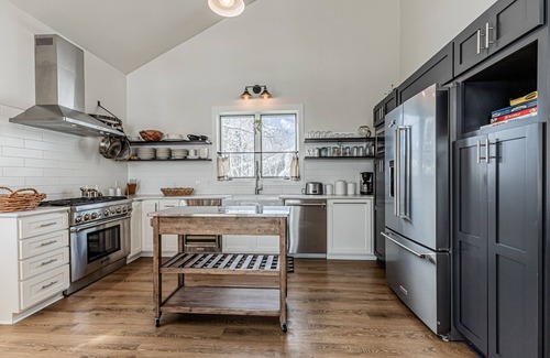 Steamboat Springs House | Basecamp~Contemporary Townhome~EV Charger