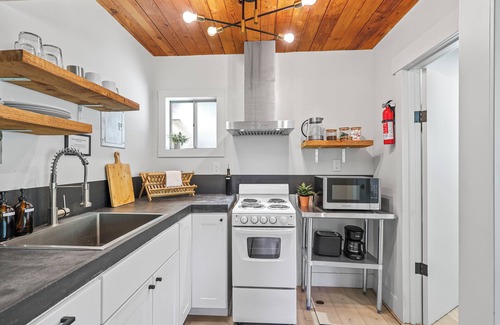 Mount Shasta Cabin | Basecamp Lodge - Cabin 8