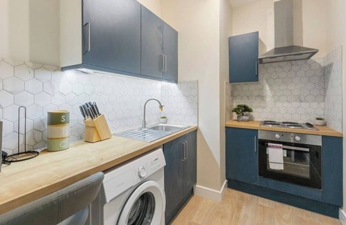 Hackney Central Bed & Breakfast | Basement Studios - Clean and Friendly - Near Hackney Central Station