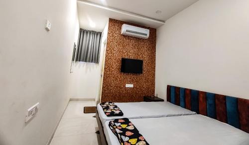 Nagpur Hotel | Basera AC DORMITORY & ROOMS