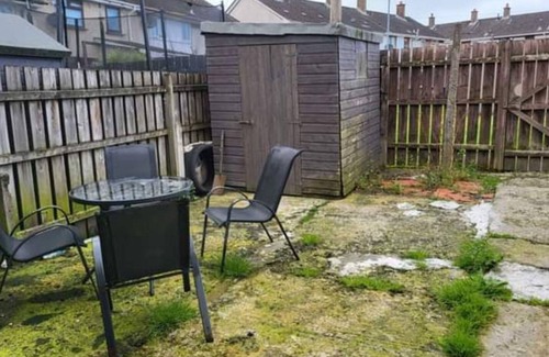 Carrickfergus House | Basic no luxury 3 bedroom house with 5 beds.