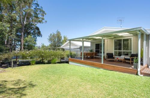 St. Georges Basin Villa | Basin Breeze Retreat